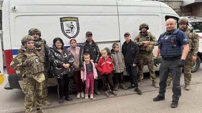 З Куп'янщини евакуювали родину з 6 дітьми