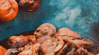 Рулька, язичок, пікниця, вушка й бограч: на Закарпатті пройшов гастрофестиваль гентешів. Репортаж