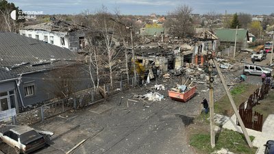 Зруйнований внаслідок обстрілу офіс міжнародної організації "Лікарі без кордонів" у Покровську Зруйнований внаслідок обстрілу офіс міжнародної організації "Лікарі без кордонів" у Покровську