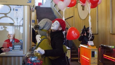 Проїзд за обіймашки. Київський фунікулер порадує закоханих