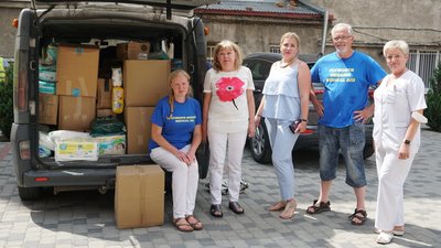 Британські благодійники передали Ужгородській міській дитячій лікарні гуманітарну допомогу