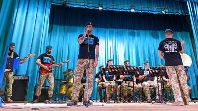 У Миколаєві військовий оркестр опановує нові музичні стилі і жанри