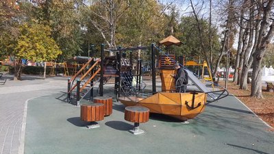 У Хмельницькому завершили будівництво дитячого майданчика вартістю 4,5 мільйони гривень