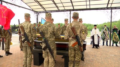 Житомирщина прощається зі своїми героями-оборонцями Житомирщина прощається зі своїми героями-оборонцями