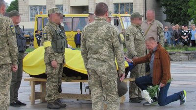 Житомирщина прощається зі своїми героями-оборонцями Житомирщина прощається зі своїми героями-оборонцями