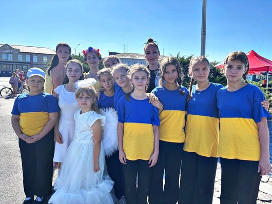 «Жива надія»: на Житомирщині понад сотня людей вийшла на акцію на підтримку полонених та зниклих безвісти