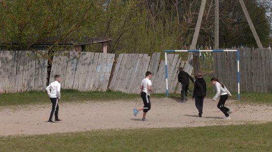 "Рибу ловимо, корівку тримаємо": життя у селі, що потрапило в зону радіаційного забруднення після аварії на ЧАЕС