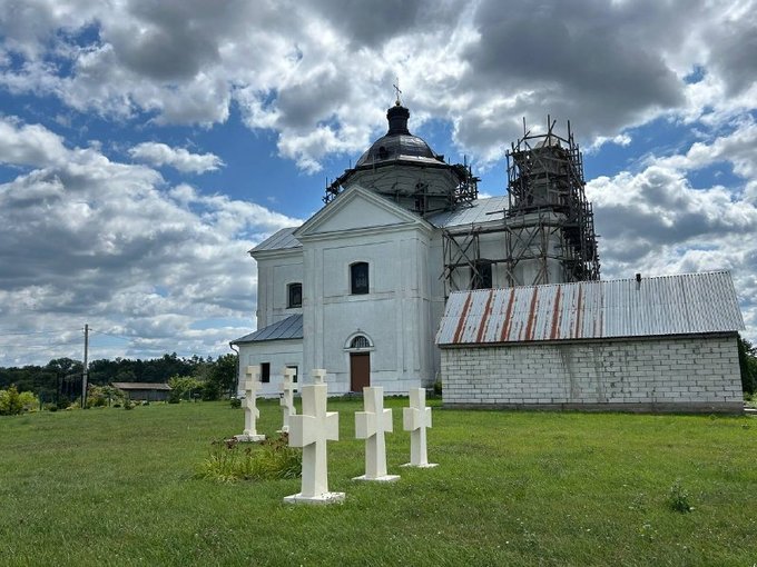 Стінописи XVIII століття та копія ікони XVII століття: чим унікальна церква Різдва Пресвятої Богородиці на Житомирщині