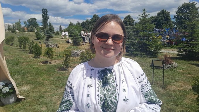 Родини загиблих військових і митці зібралися на фестивалі "Відлуння голосів" на Житомирщині Родини загиблих військових і митці зібралися на фестивалі "Відлуння голосів" на Житомирщині