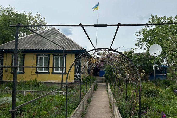 "Вишиті сорочки шукаю на смітниках": жителька Житомирщини колекціонує стародавні родинні речі та мріє про музей