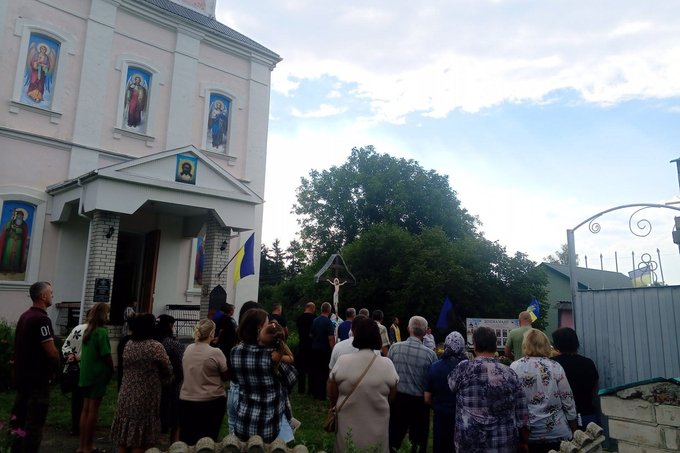 У храмі на Житомирщині відкрили "Дошку надії" з портретами зниклих безвісти воїнів-односельців У храмі на Житомирщині відкрили "Дошку надії" з портретами зниклих безвісти воїнів-односельців