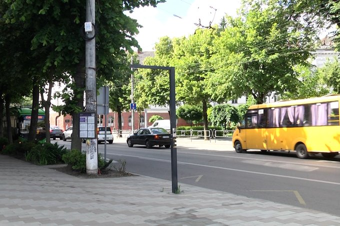 У Житомирі планують відремонтувати 9 електронних табло на зупинках громадського транспорту У Житомирі планують відремонтувати 9 електронних табло на зупинках громадського транспорту