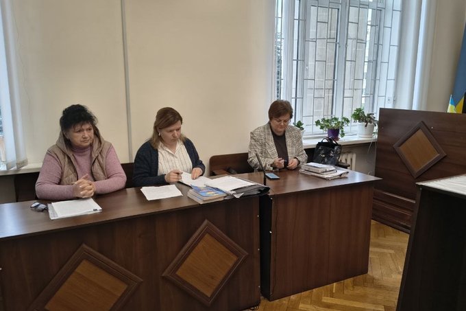 Смерть пацієнта у лікарні на Житомирщині: суд закрив справу обвинуваченого лікаря-хірурга Смерть пацієнта у лікарні на Житомирщині: суд закрив справу обвинуваченого лікаря-хірурга