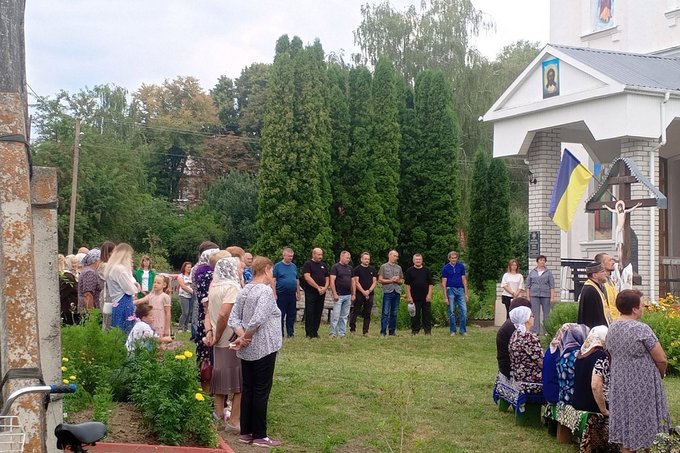 У храмі на Житомирщині відкрили "Дошку надії" з портретами зниклих безвісти воїнів-односельців У храмі на Житомирщині відкрили "Дошку надії" з портретами зниклих безвісти воїнів-односельців