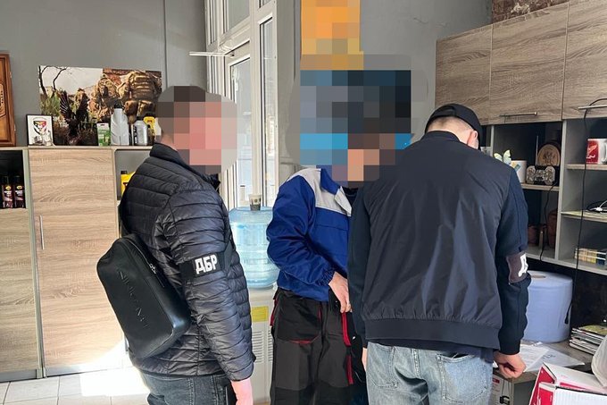 Командира однієї з військових частин Житомирщини судитимуть за обвинуваченням у сприянні ухиленню від військової служби Командира однієї з військових частин Житомирщини судитимуть за обвинуваченням у сприянні ухиленню від військової служби