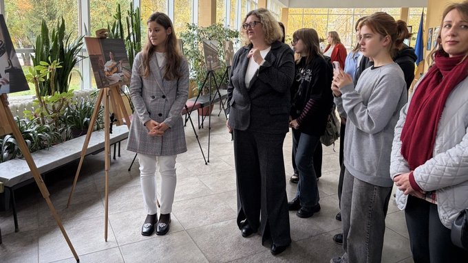 «Світлини в мажорі»: в Житомирі студентка музичного коледжу Марта Кондренко представила першу персональну фотовиставку
