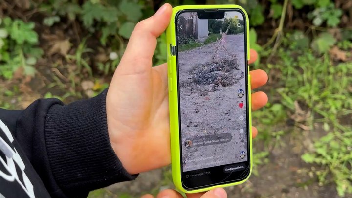 Підлітки у Прилуках заснували TikTok-канал, де вони говорять про проблеми міста і показують прибирання свого мікрорайону