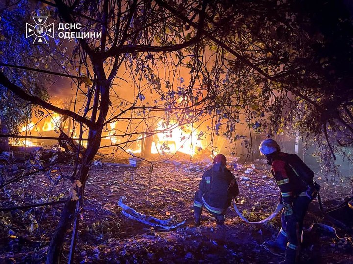 «Зробив це заради людей»: пекар з Ізмаїла врятував родину з пошкодженого атакою РФ будинку «Зробив це заради людей»: пекар з Ізмаїла врятував родину з пошкодженого атакою РФ будинку