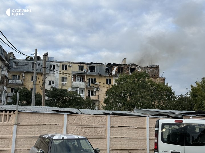 «У квартирі не залишилося жодного цілого вікна»: що розповіли очевидці про атаку РФ на Одещину вдень 24 вересня «У квартирі не залишилося жодного цілого вікна»: що розповіли очевидці про атаку РФ на Одещину вдень 24 вересня