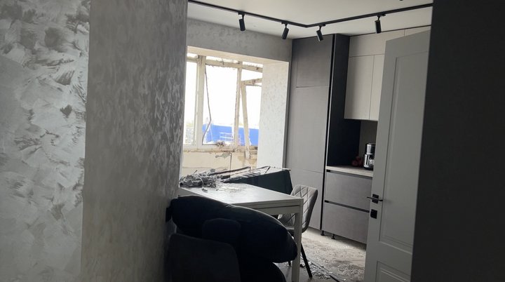 Пошкоджена багатоповерхівка в Умані Пошкоджена багатоповерхівка в Умані