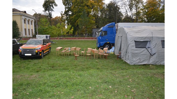 Шар бетонного пилу, жалоба за загиблими та оголений побут: репортаж із Прилук на Чернігівщині