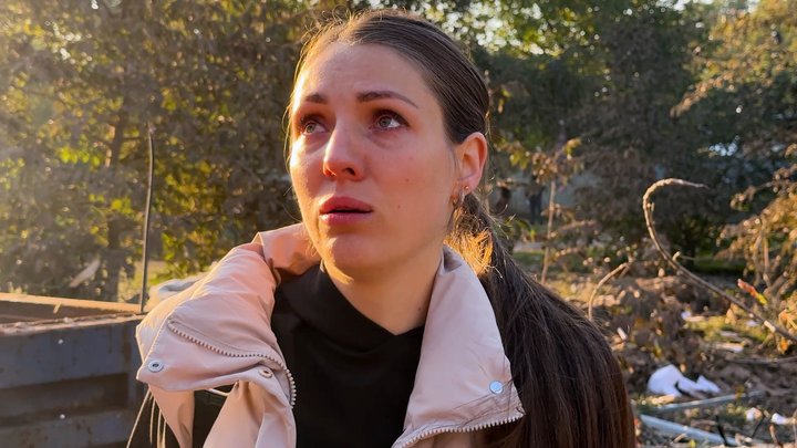 «Сестра взяла слухавку, сказала, що їх привалило. І все, більше нічого не знаю»: прилучани про ракетний удар по місту