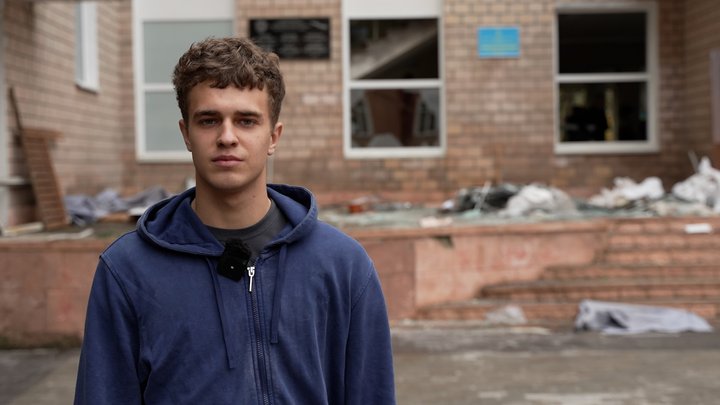 Як ліквідовують наслідки російської атаки у Чернігівському ліцеї з посиленою військово-фізичною підготовкою