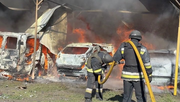 Майже 80 разів виїжджав ліквідовувати наслідки атак. Історія рятувальника з Дніпропетровщини