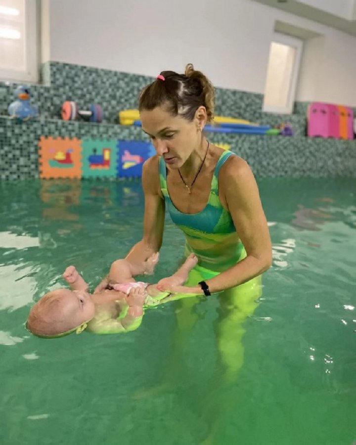 Реабілітація на воді. Як спеціалістка з Харкова допомагає на Франківщині відновитися дітям з інвалідністю і вагітним
