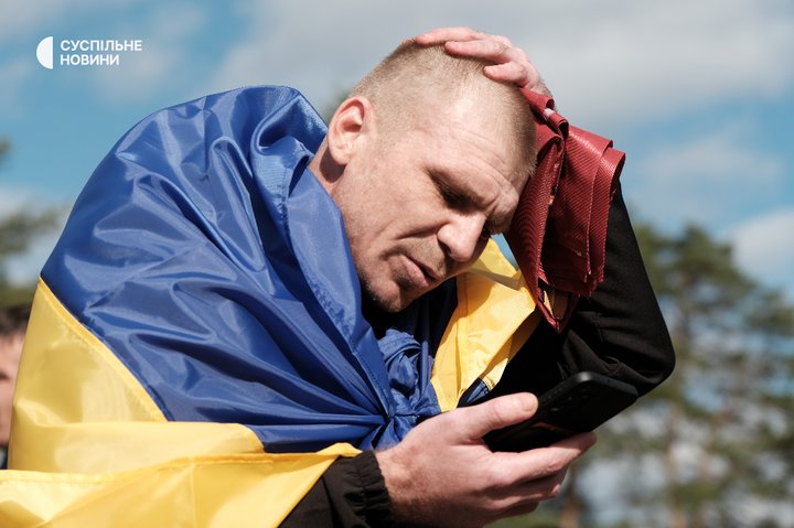 73-й обмін між Україною та РФ: з російського полону повернулись 193 українські оборонці