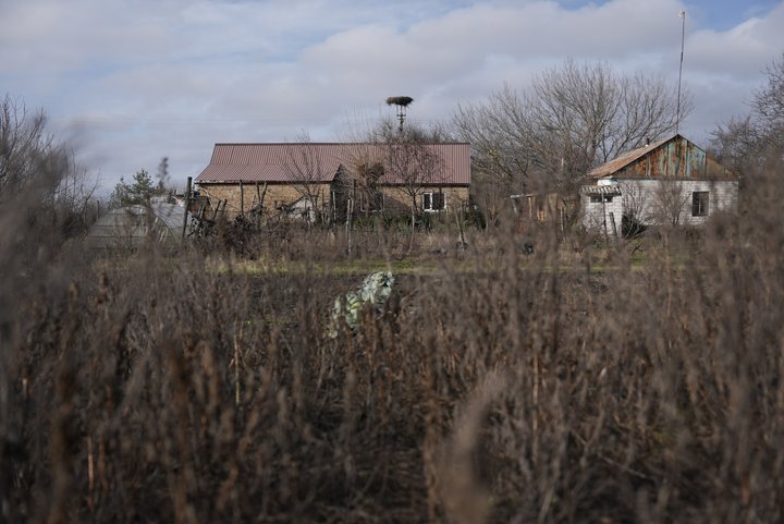 "Де народився — там і прихилився". Історія жителя майже спорожнілої Помазанівки Віктора Романюка