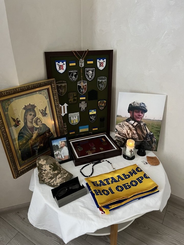 Ігор Голодюк, речі, фото, окуляри, ікона, шеврони Ігор Голодюк, речі, фото, окуляри, ікона, шеврони