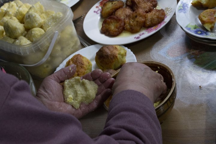 Деруни з печі за старовинними рецептами: як готують традиційну страву на Волині Деруни з печі за старовинними рецептами: як готують традиційну страву на Волині