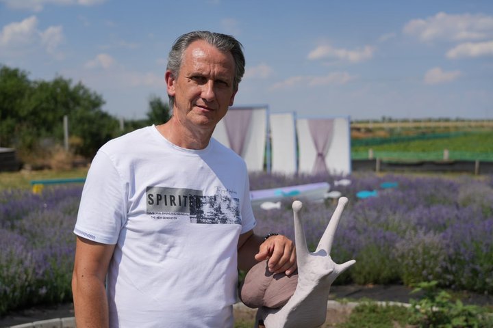 "Вирощування равлика починається з кохання" "Вирощування равлика починається з кохання"