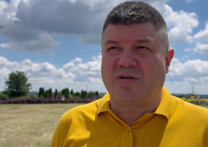 "Могили провалюються, видно труни". На Краснопільському кладовищі у Дніпрі рідні загиблих воїнів розпочали голодування "Могили провалюються, видно труни". На Краснопільському кладовищі у Дніпрі рідні загиблих воїнів розпочали голодування