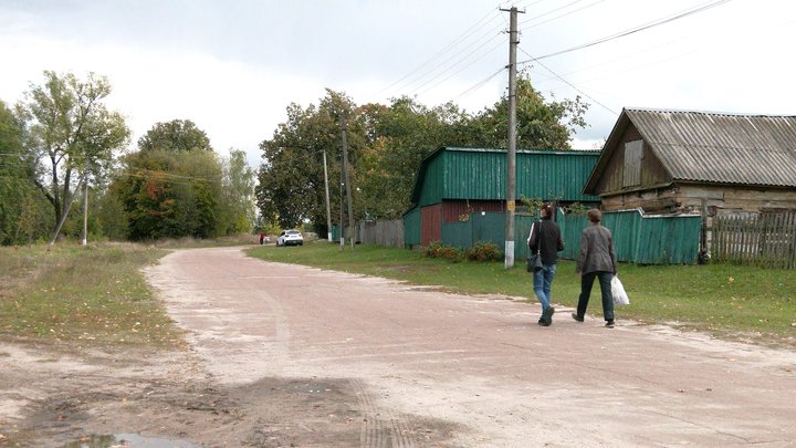 Житло для переселенців: у селі на Чернігівщині переселенці розкупили майже всі будинки Житло для переселенців: у селі на Чернігівщині переселенці розкупили майже всі будинки