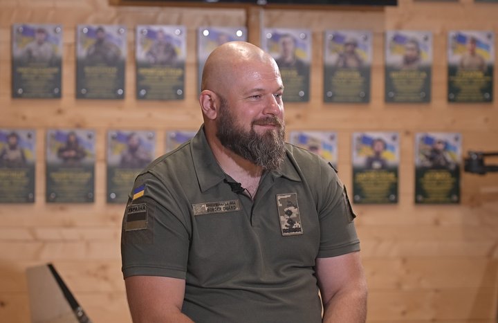 «Не хочу передати війну дітям»: волинський прикордонник після поранення та 12 операцій повернувся на службу «Не хочу передати війну дітям»: волинський прикордонник після поранення та 12 операцій повернувся на службу