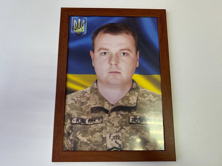 "Здаватися я не маю права і не здамся": історія медсестри з Житомирщини, яка втратила чоловіка на війні "Здаватися я не маю права і не здамся": історія медсестри з Житомирщини, яка втратила чоловіка на війні