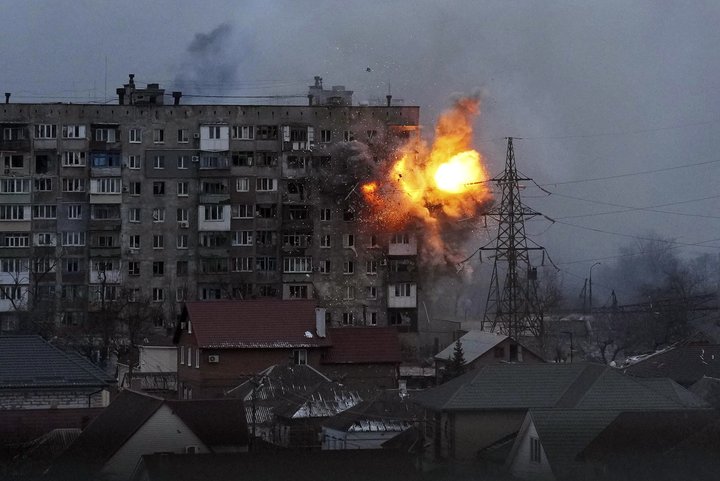 Маріуполь, війна, 2022 рік, повномасштабне вторгнення, обстріли