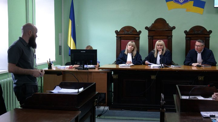 Розстріляв, бо називали "ФСБшником": на Чернігівщині засуджений до довічного пояснив, чому вбив військових Розстріляв, бо називали "ФСБшником": на Чернігівщині засуджений до довічного пояснив, чому вбив військових