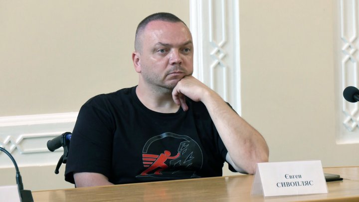 «Хода безбар'єрності» в центрі Луцька: перевіряли вулиці й будівлі на доступність для людей з інвалідністю «Хода безбар'єрності» в центрі Луцька: перевіряли вулиці й будівлі на доступність для людей з інвалідністю