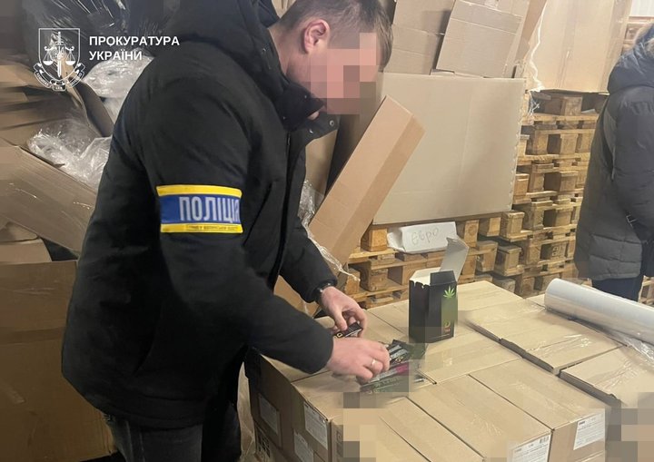 Психотропи у чаї та желейках: на Волині шістьох людей судитимуть за збут наркотиків Психотропи у чаї та желейках: на Волині шістьох людей судитимуть за збут наркотиків