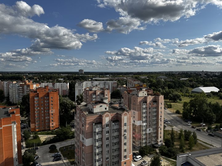 «Ти такий безпорадний, що нічого не можеш зробити»: як живе 12-й мікрорайон Сум під постійними атаками РФ