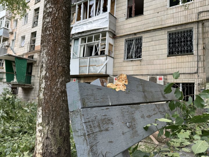 У Сумах зафіксовано влучання невстановлених боєприпасів: поранені люди