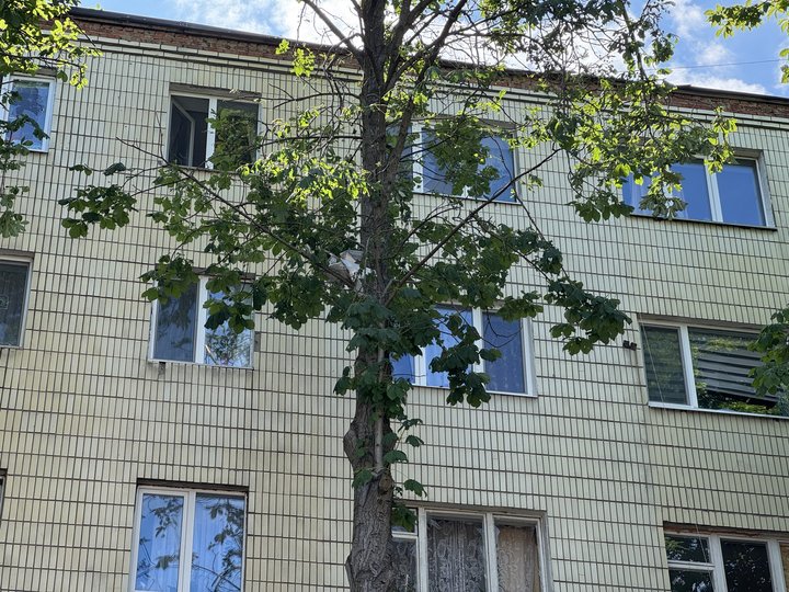 "Лежиш і чекаєш наступного вибуху": жителі Сум про нічний обстріл "Лежиш і чекаєш наступного вибуху": жителі Сум про нічний обстріл