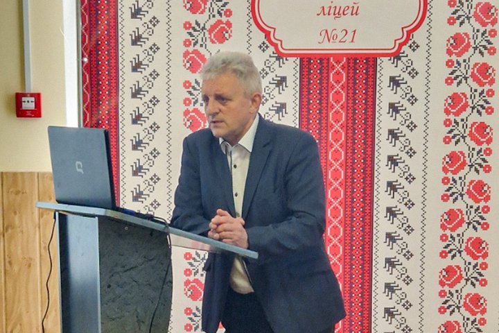 Андрій Димашок, кандидат на посаду директора Чернівецького ліцею №21