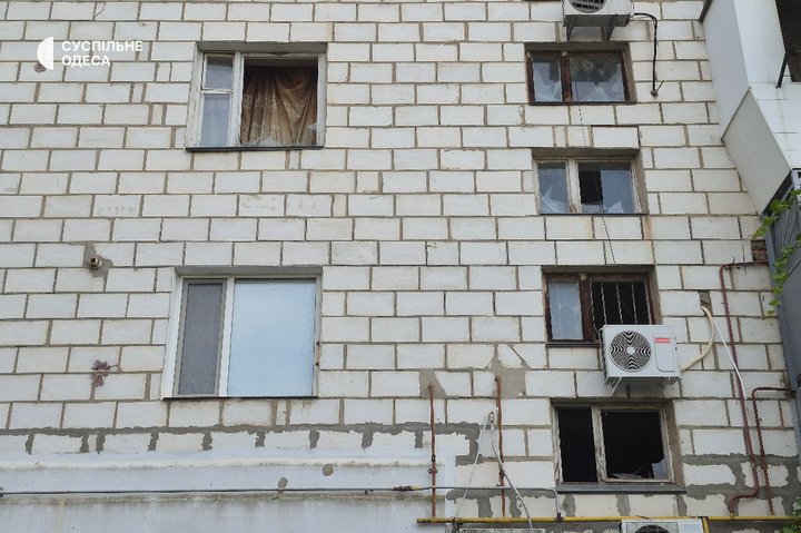 Усе затряслося, полетіло скло: наслідки нічного удару по Ізмаїлу на Одещині Усе затряслося, полетіло скло: наслідки нічного удару по Ізмаїлу на Одещині