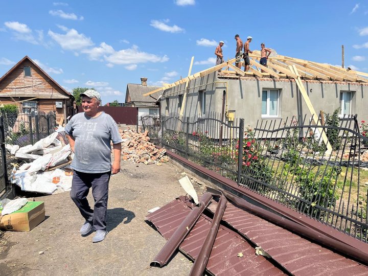 "Бачили, як дах летить в поле": в громаді на Волині буревій пошкодив понад 30 будинків "Бачили, як дах летить в поле": в громаді на Волині буревій пошкодив понад 30 будинків