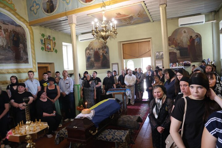 Понад півтора року вважали безвісти зниклим: у Луцькій громаді попрощалися з 44-річним військовослужбовцем Юрієм Клевцем