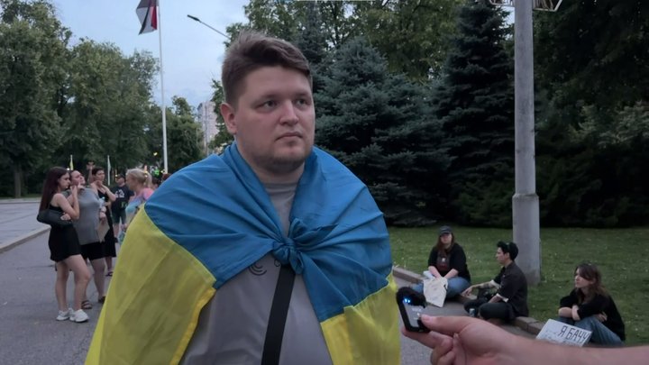 «Нам потрібні технології». Десятий день дніпряни мітингують за поновлення Федорова на посаді міністра оборони «Нам потрібні технології». Десятий день дніпряни мітингують за поновлення Федорова на посаді міністра оборони